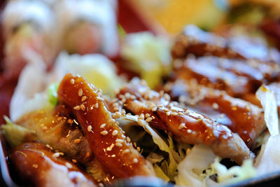 Pollo teriyaki con spaghetti al te verde